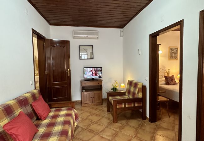 Farm stay in Silves - Quinta Jardim das Palmeiras, T2 nº6, Algoz Farm stay in Silves - Quinta Jardim das Palmeiras, T2 nº6, Algoz