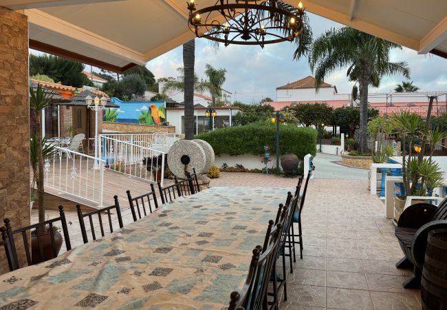 Farm stay in Silves - Quinta Jardim das Palmeiras, T2 nº6, Algoz Farm stay in Silves - Quinta Jardim das Palmeiras, T2 nº6, Algoz