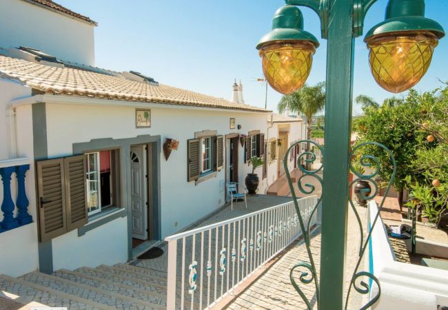 Farm stay in Silves - T2 nº8 Quinta Jardim das Palmeiras, Silves Farm stay in Silves - T2 nº8 Quinta Jardim das Palmeiras, Silves