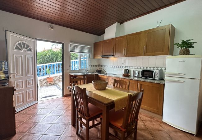 Farm stay in Silves - T2 nº8 Quinta Jardim das Palmeiras, Silves Farm stay in Silves - T2 nº8 Quinta Jardim das Palmeiras, Silves