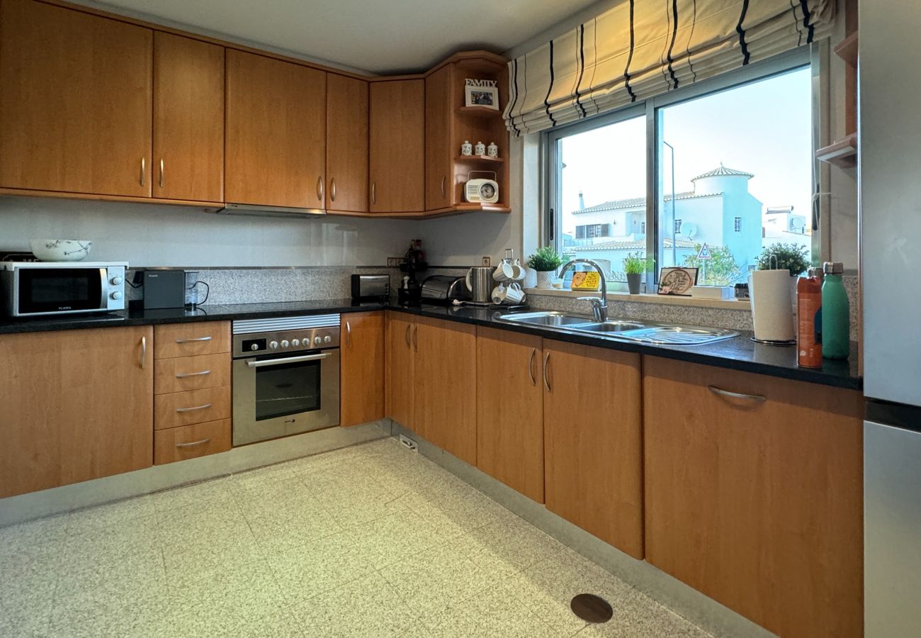 Townhouse in Albufeira - Villa Mystic in Galé, 500 metres from the beach, 3 bedrooms