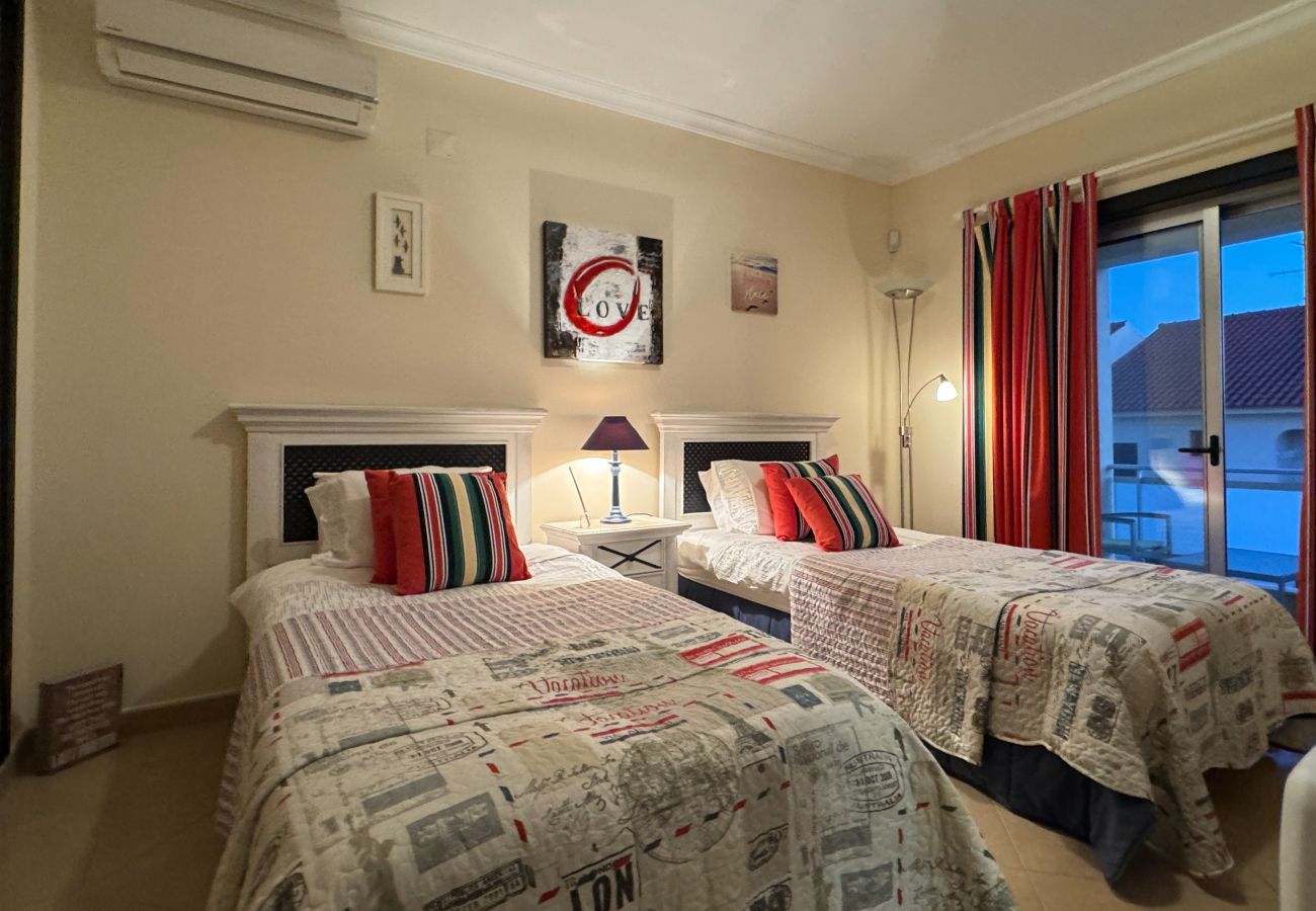 Townhouse in Albufeira - Villa Mystic in Galé, 500 metres from the beach, 3 bedrooms
