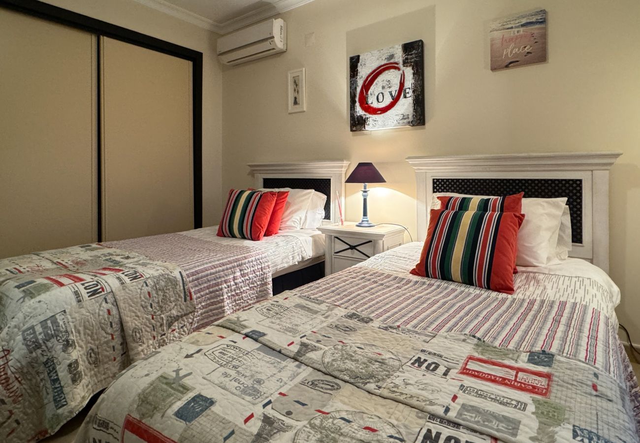 Townhouse in Albufeira - Villa Mystic in Galé, 500 metres from the beach, 3 bedrooms
