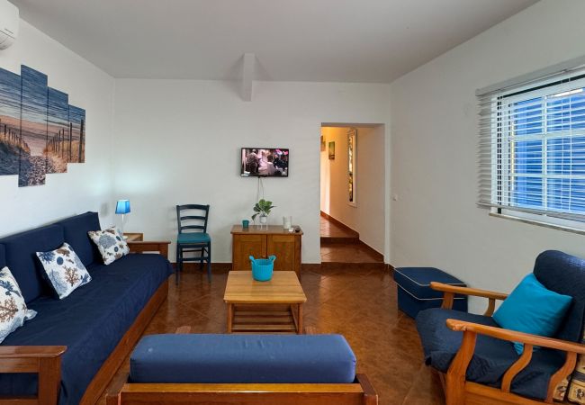 Farm stay in Silves - Quinta Jardim das Palmeiras, T2 nº2, Algoz Farm stay in Silves - Quinta Jardim das Palmeiras, T2 nº2, Algoz