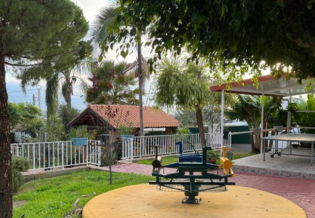 Farm stay in Silves - Quinta Jardim das Palmeiras, T2 nº2, Algoz Farm stay in Silves - Quinta Jardim das Palmeiras, T2 nº2, Algoz