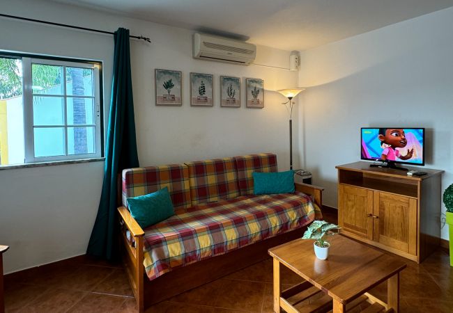 Farm stay in Silves - Quinta Jardim das Palmeiras, T2 nº4, Algoz Farm stay in Silves - Quinta Jardim das Palmeiras, T2 nº4, Algoz