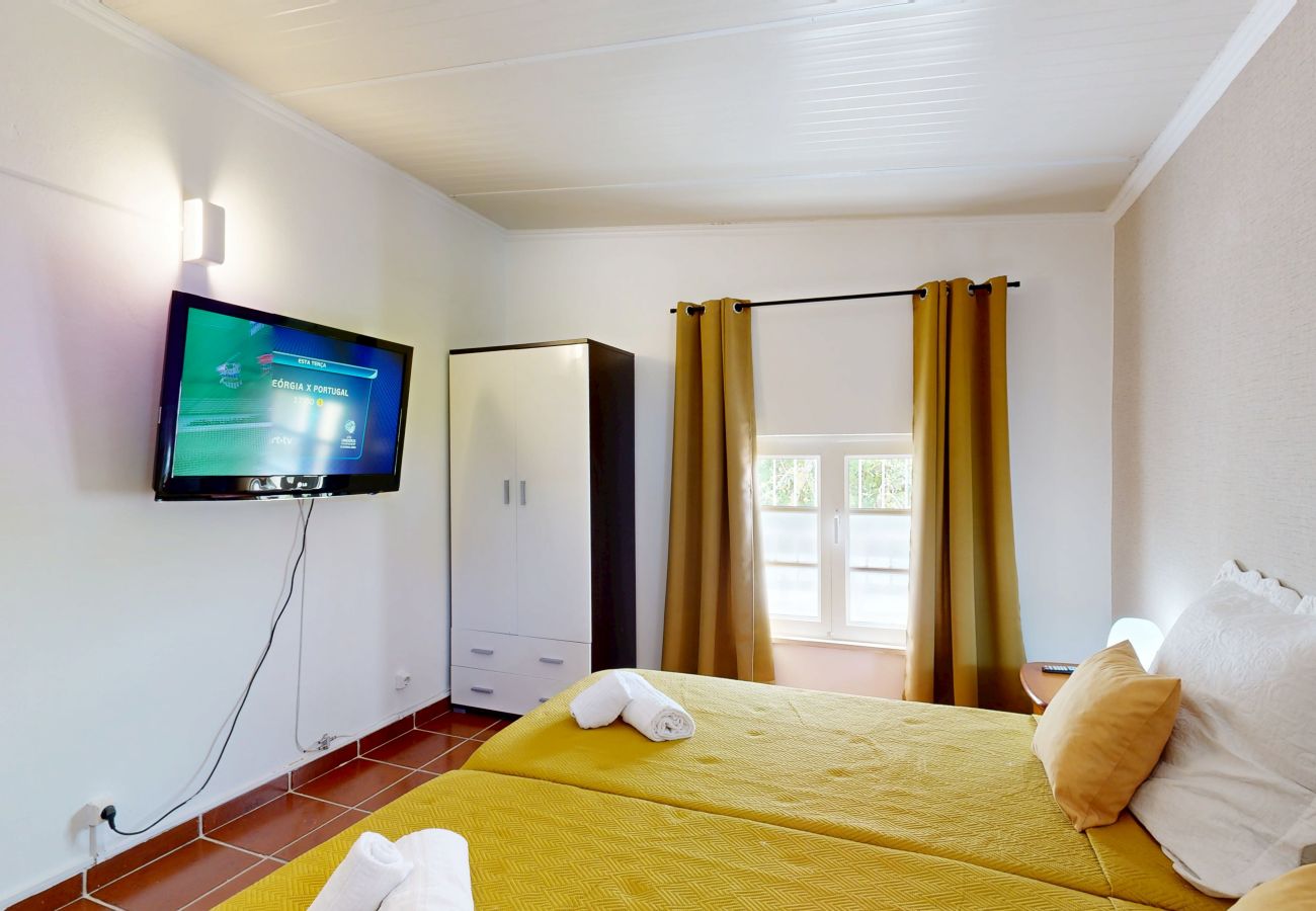 Farm stay in Guia - Quinta Casalinho - T2 Oura