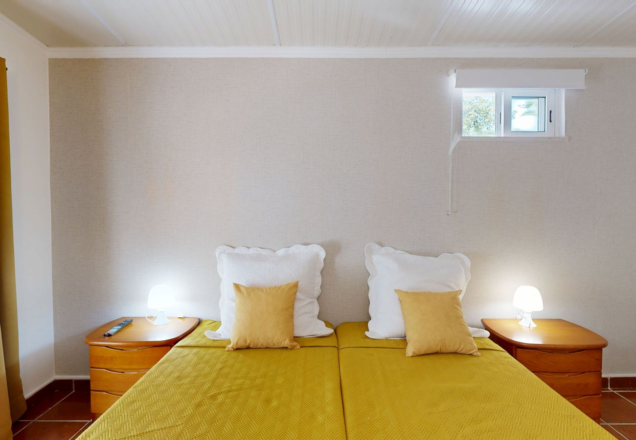 Farm stay in Guia - Quinta Casalinho - T2 Oura