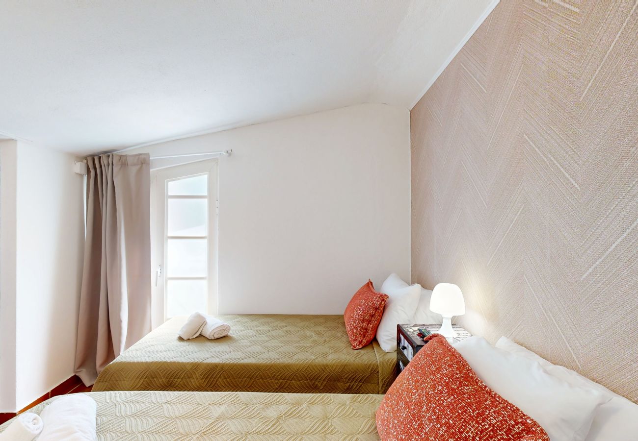 Farm stay in Guia - Quinta Casalinho - T2 Oura