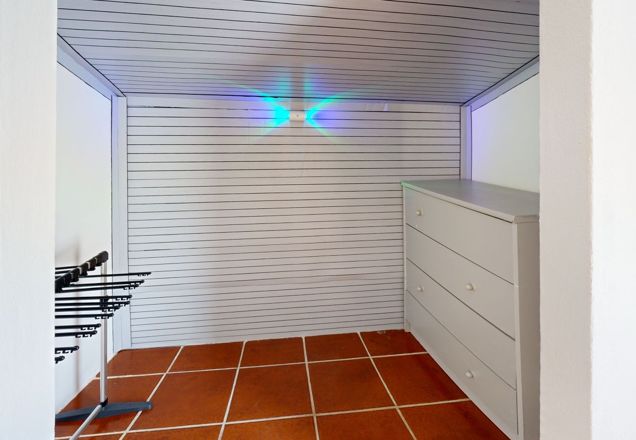 Farm stay in Guia - Quinta Casalinho - T2 Oura