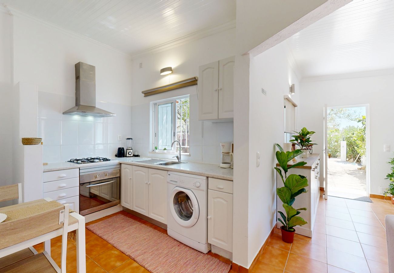 Farm stay in Guia - Quinta Casalinho - T2 Amendoeira