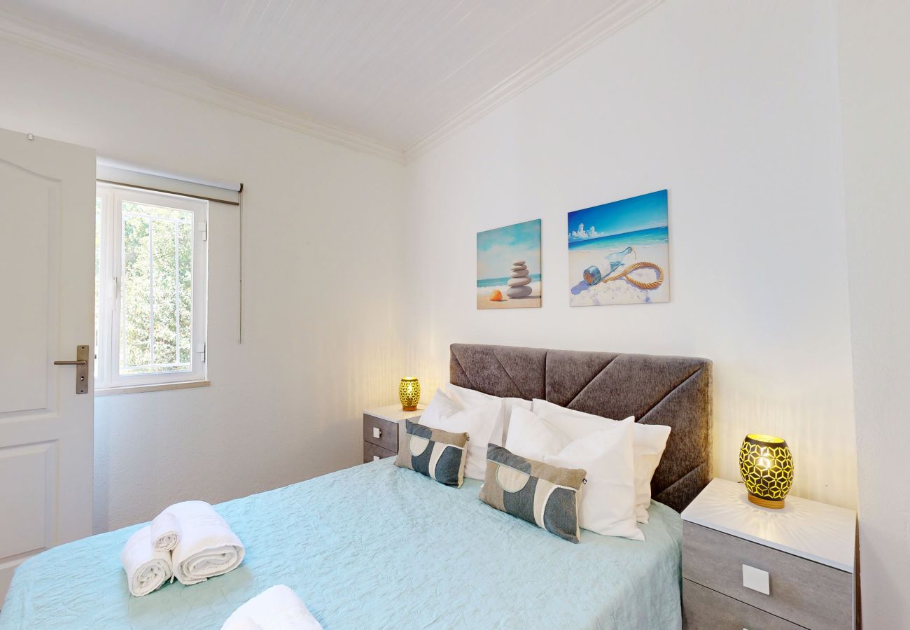 Farm stay in Guia - Quinta Casalinho - T2 Amendoeira