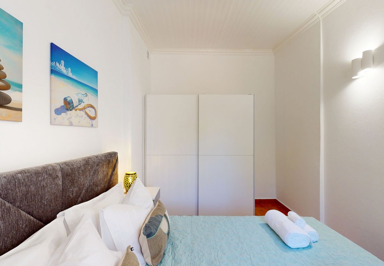 Farm stay in Guia - Quinta Casalinho - T2 Amendoeira