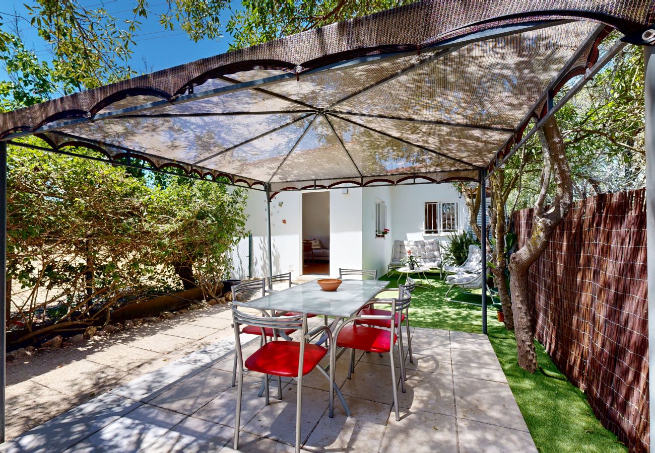 Farm stay in Guia - Quinta Casalinho - T2 Amendoeira