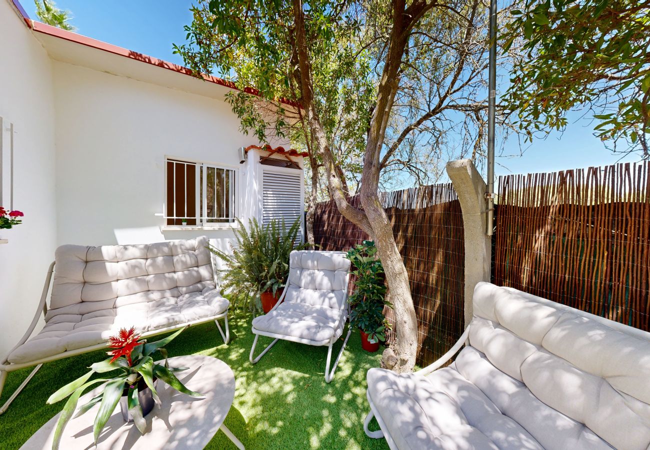 Farm stay in Guia - Quinta Casalinho - T2 Amendoeira
