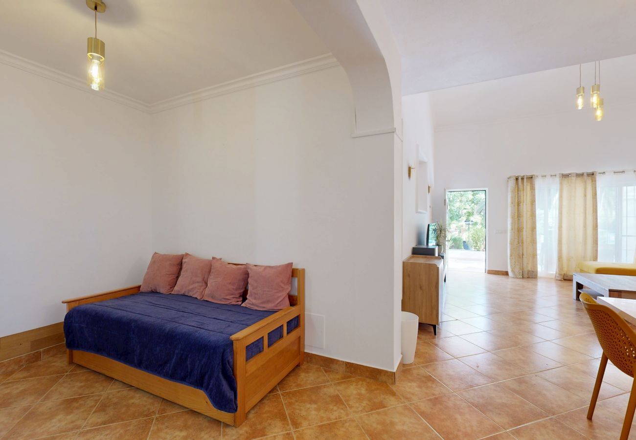 Farm stay in Guia - Quinta Casalinho - T2 Casalinho