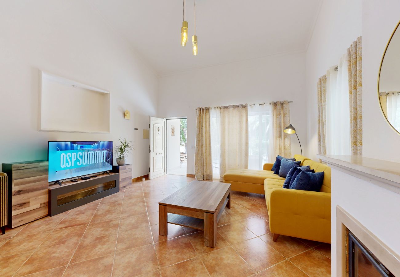 Farm stay in Guia - Quinta Casalinho - T2 Casalinho