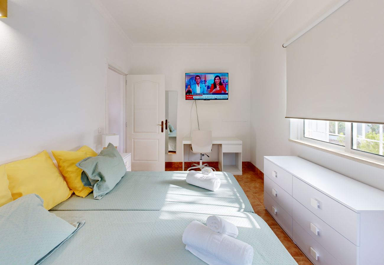 Farm stay in Guia - Quinta Casalinho - T2 Casalinho