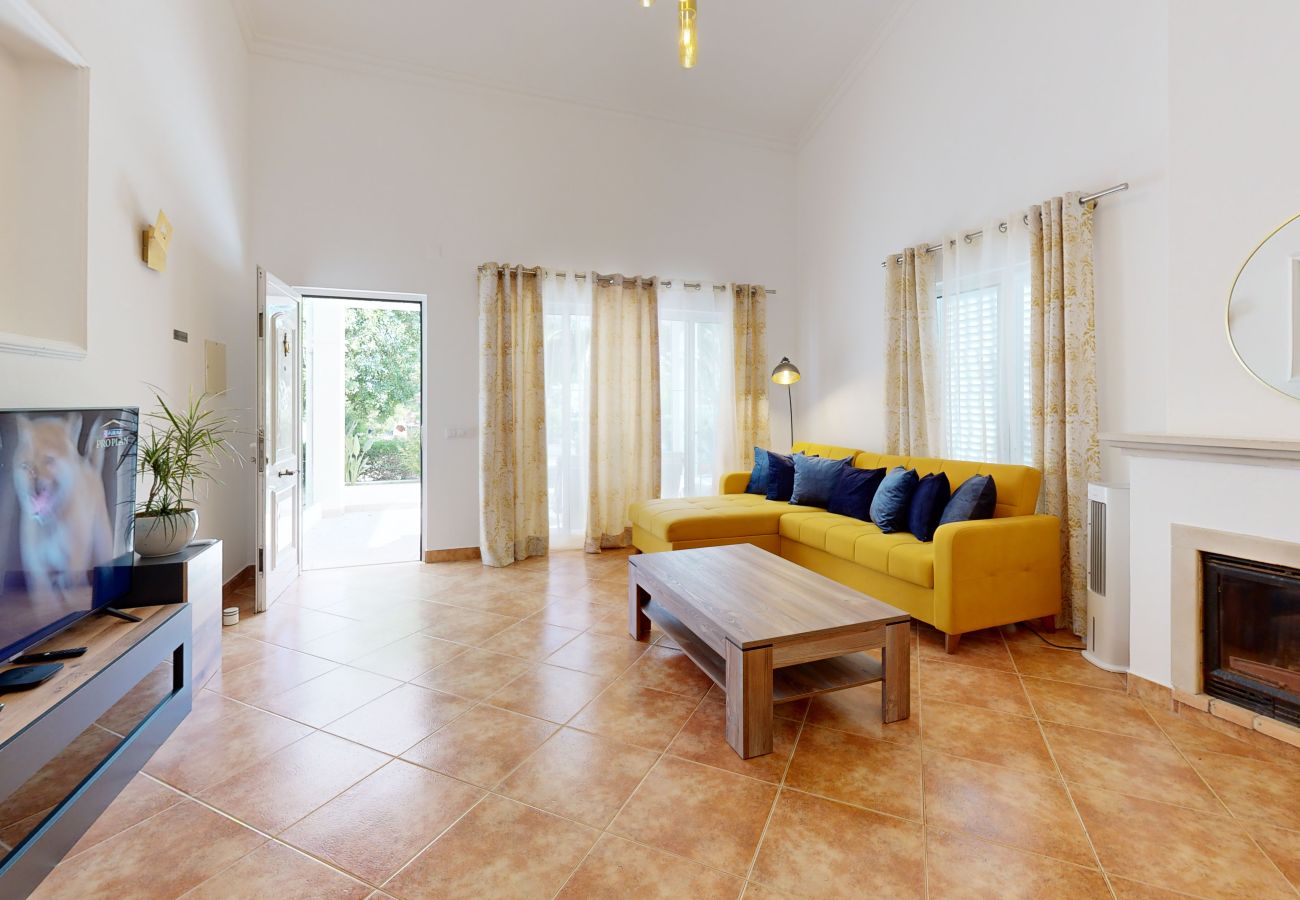 Farm stay in Guia - Quinta Casalinho - T2 Casalinho