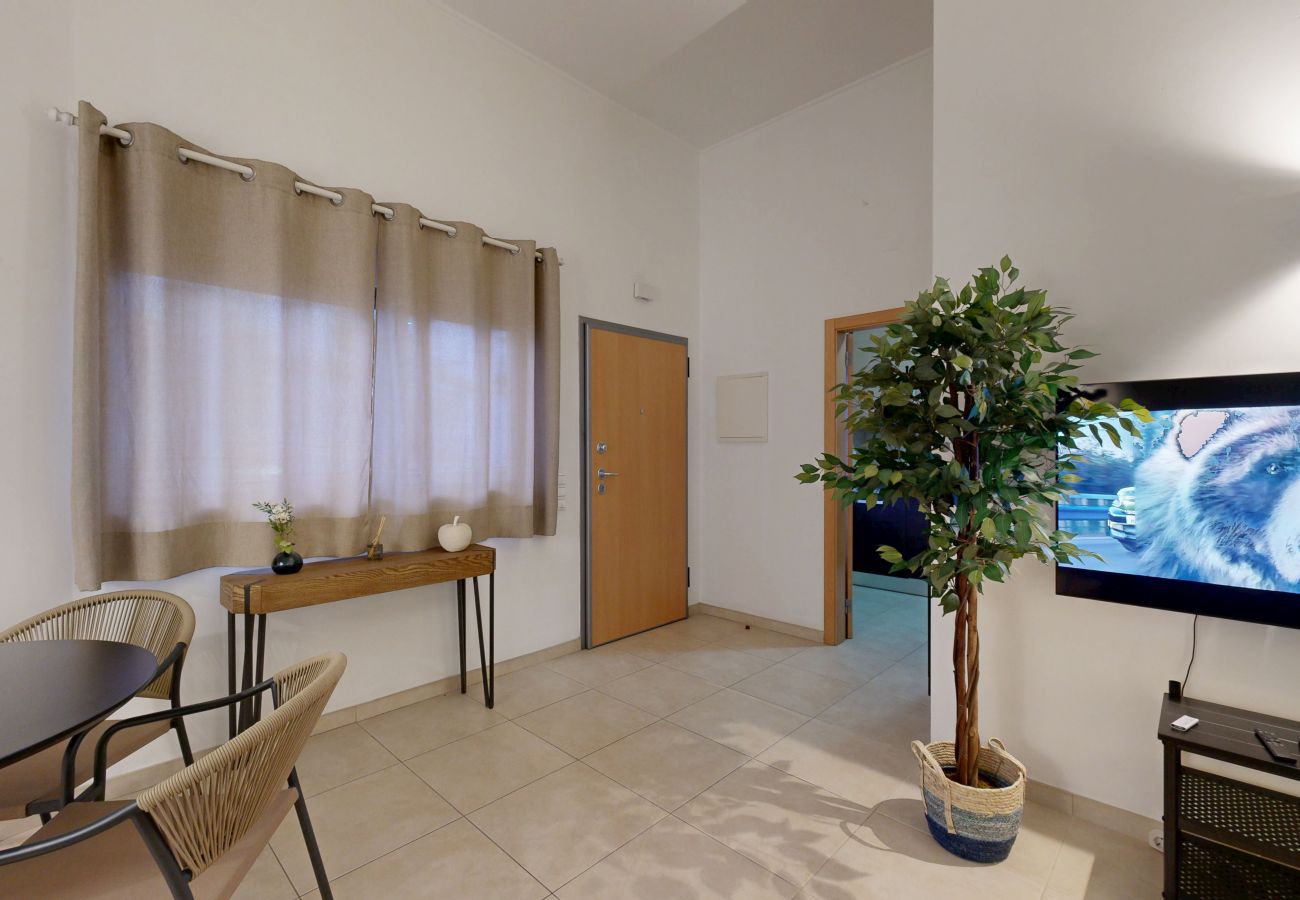 Apartment in Albufeira - Apartamento T0 MFA, 400m Praia dos Pescadores