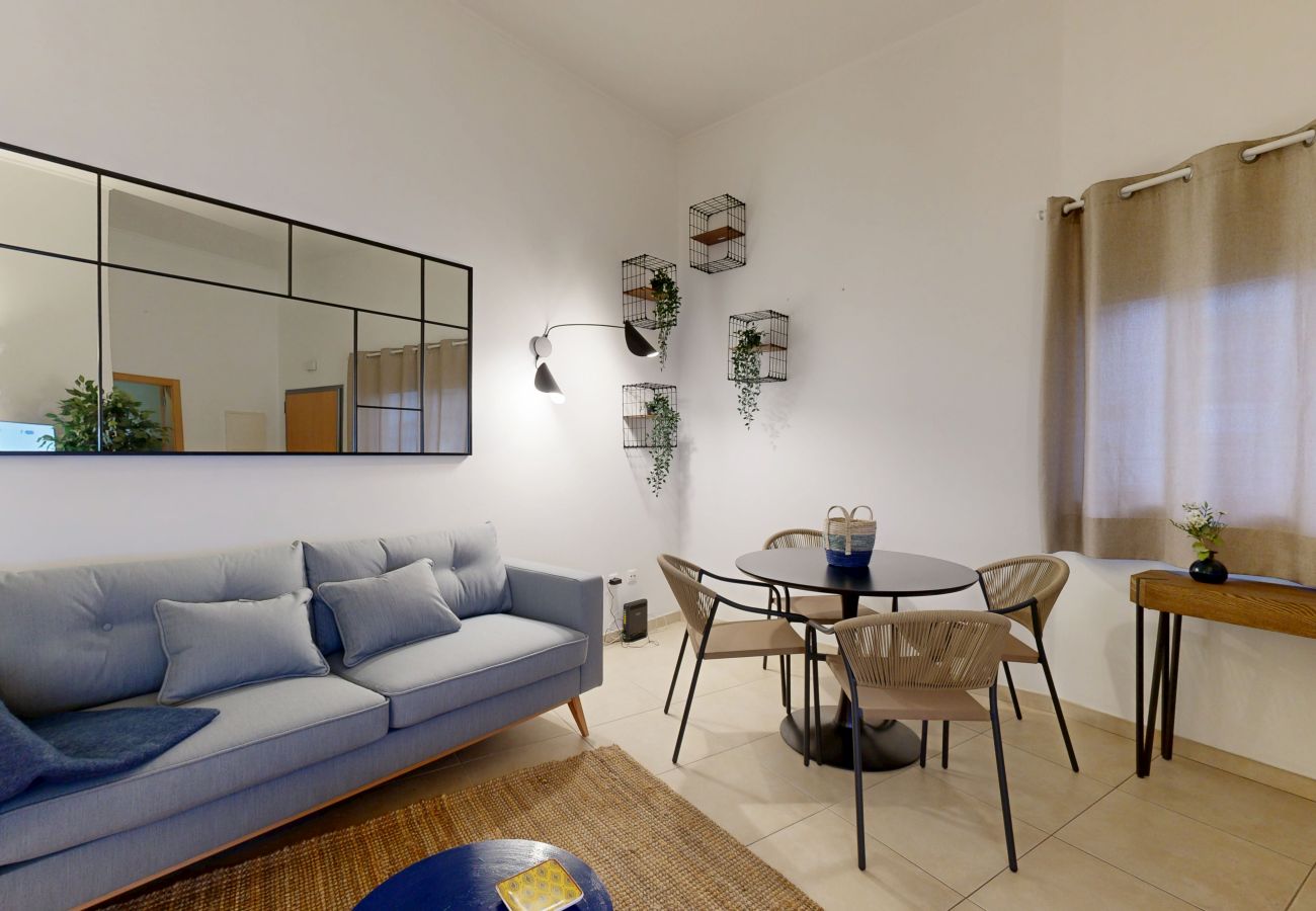 Apartment in Albufeira - Apartamento T0 MFA, 400m Praia dos Pescadores