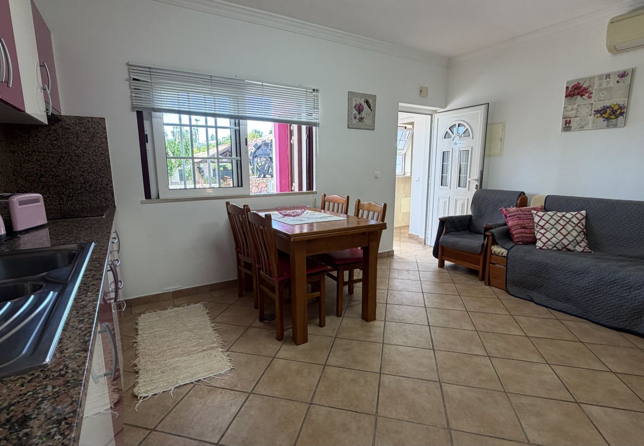 Farm stay in Silves - Quinta Jardim das Palmeiras, T11 nº9, Algoz