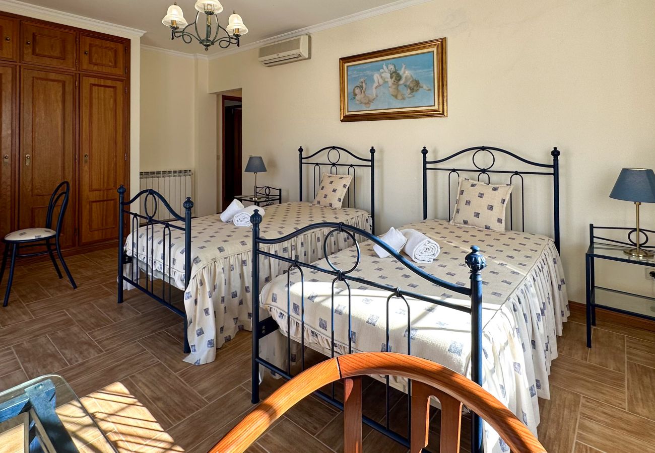 Villa/Dettached house in Galé - 5-Bedroom Villa, Praia da Galé